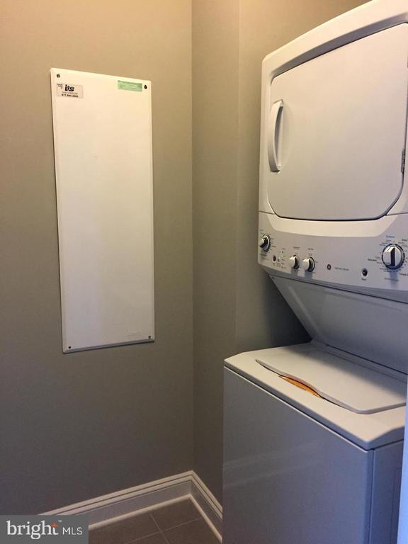 Building Photo - 6489 Jack Linton Dr N