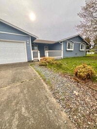 Building Photo - Charming 3 Bedroom Rambler! ~Close to Elementary School~