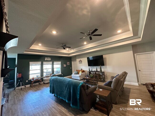 Building Photo - 12941 Sanderling Lp