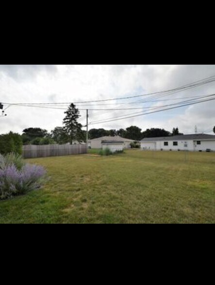 Building Photo - 4721 W Van Beck Ave