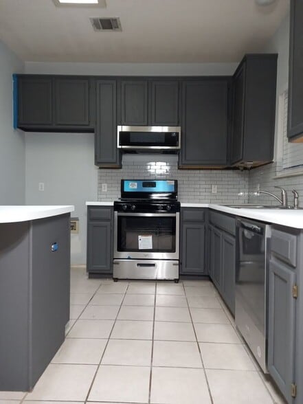 Building Photo - 2018 Old Ml Rd