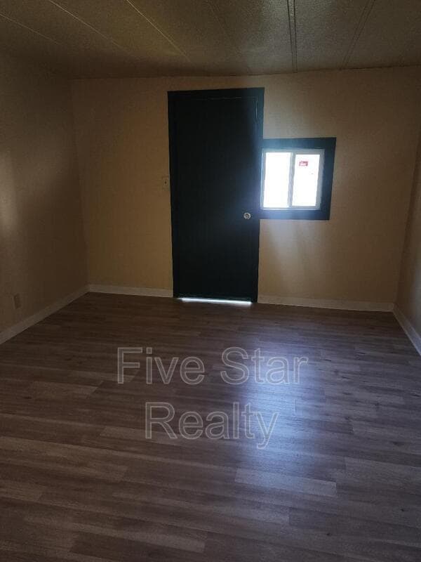 Building Photo - 1114 Laurel Ave