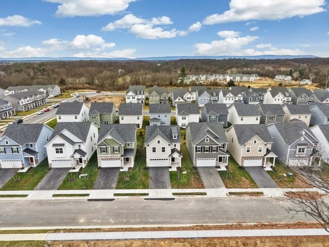 Building Photo - 226 Munsee Cir