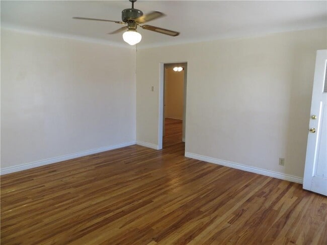 Building Photo - 3325 Monroe Ave