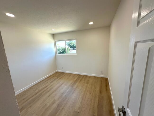 Building Photo - 7777 Shannon Ave