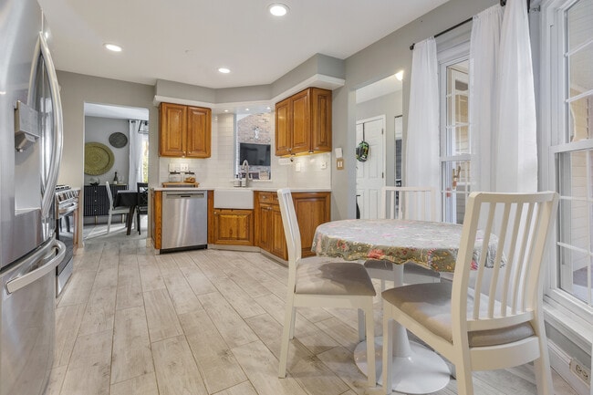 Building Photo - 1437 Whitman Ct