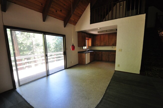 Building Photo - 23660 Ontario Dr