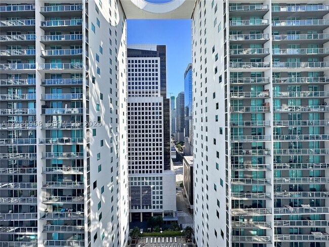 Building Photo - 77 SE 5th St
