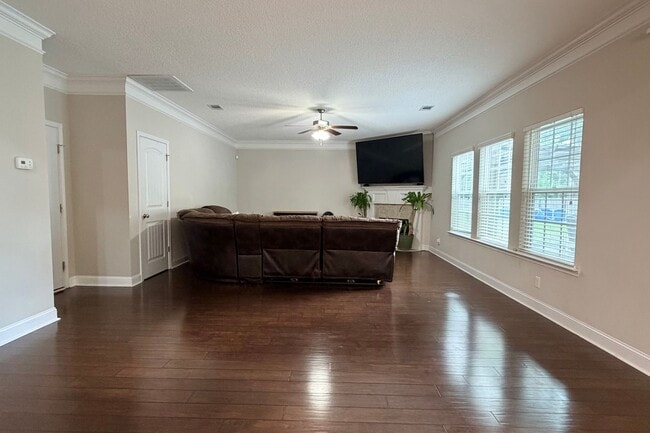 Building Photo - 44 Mount Vernon Ter