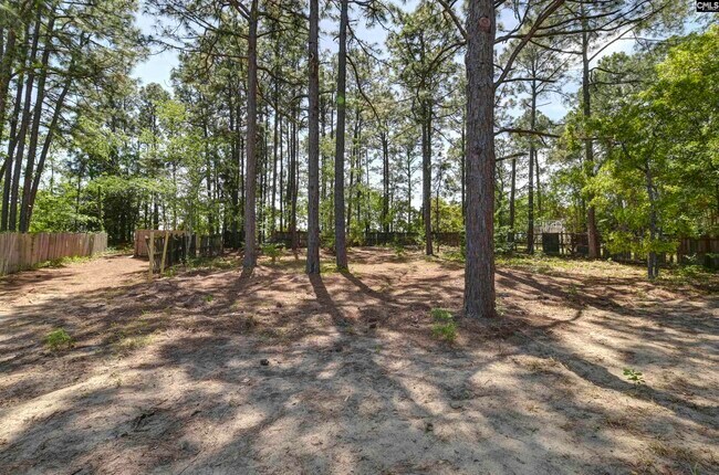 Building Photo - 220 N Donar Dr