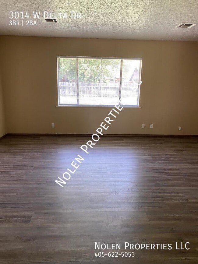 Building Photo - 3014 W Delta Dr