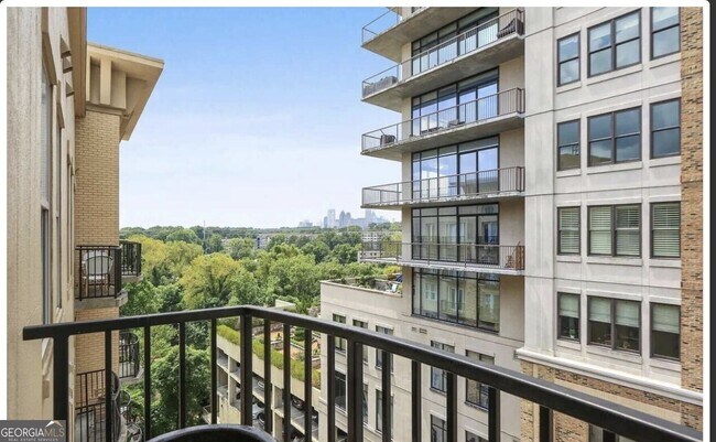 Building Photo - 2277/2255 Peachtree Rd NE