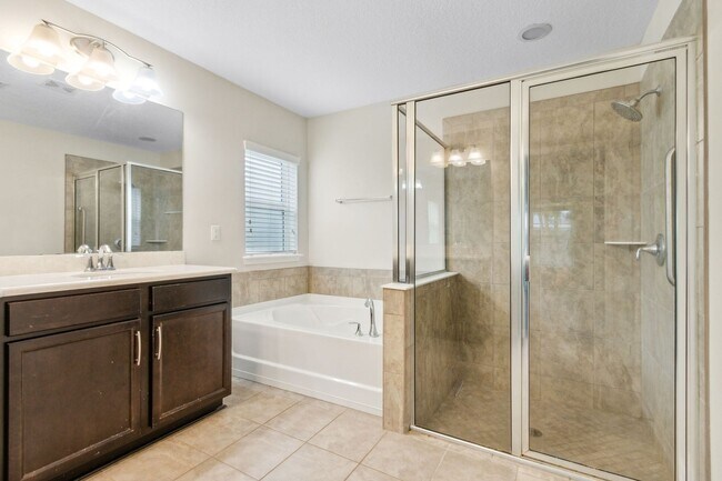 Building Photo - Charming 3-Bedroom Home in The Hideaway – ...