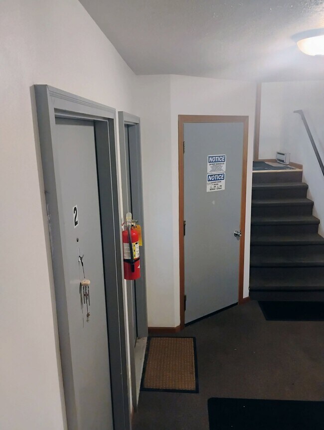 Building Photo - 4766 Wolverton Ln