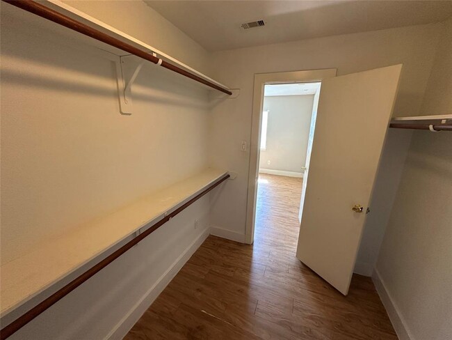 Building Photo - 1051 Grassy View Dr