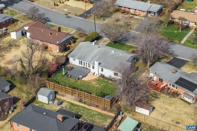 Building Photo - 1302 Lester Dr