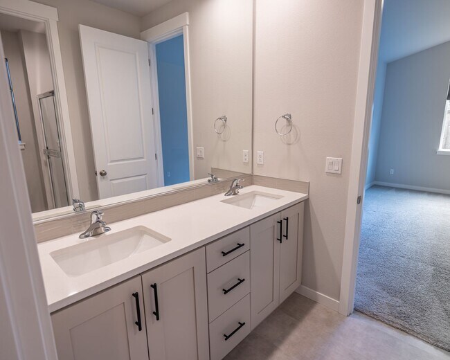 Building Photo - 3 Bedr Ranch Home in Ramble Creek Community