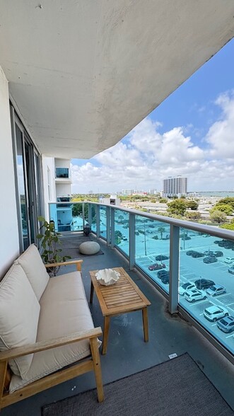 Building Photo - 7501 E Treasure Dr