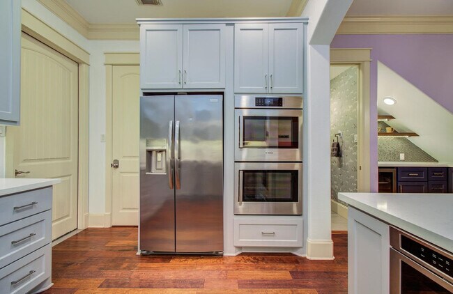 Building Photo - 1204 E 29th St