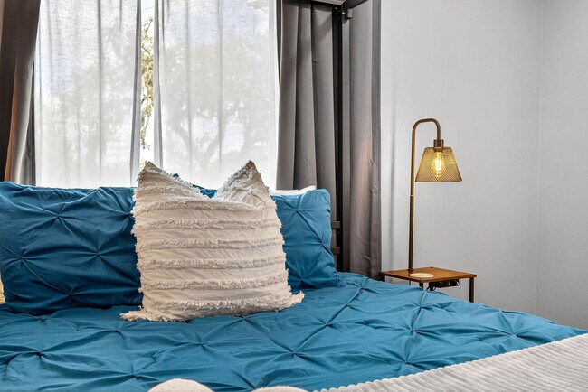 Building Photo - 319 Brentwood Dr