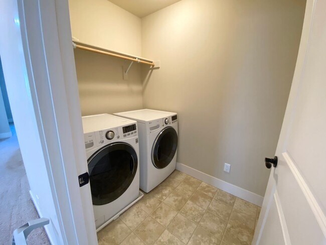Building Photo - Bethany Creek 3 Bedroom Home!