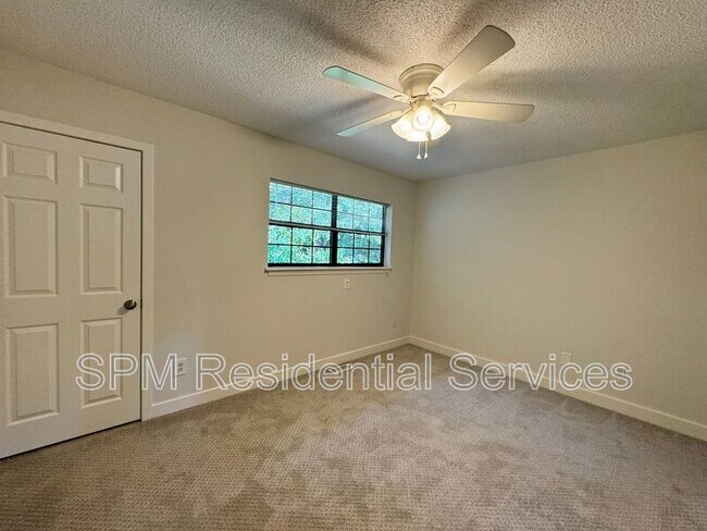 Building Photo - 1703 S 41st St