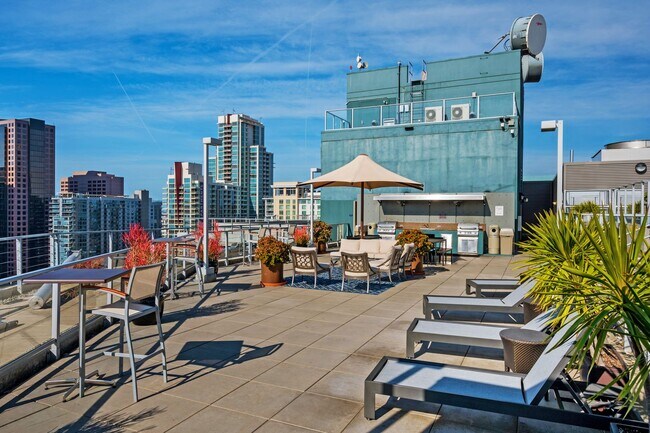 Building Photo - Modern East Village 1 Bedroom at Smart Cor...