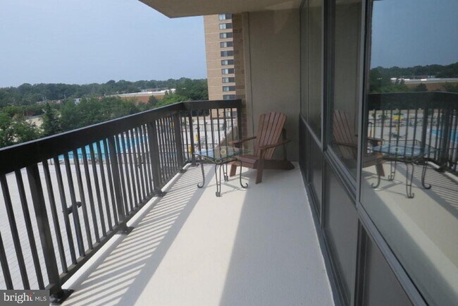 Building Photo - 3709 S George Mason Dr