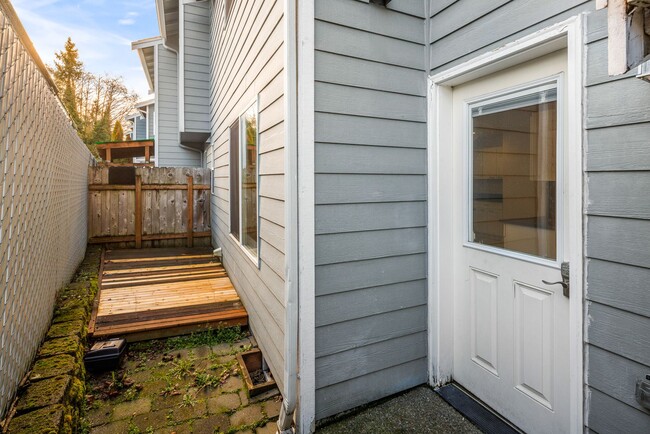 Building Photo - 3 Bedroom Townhome Near Lynnwood Costco an...