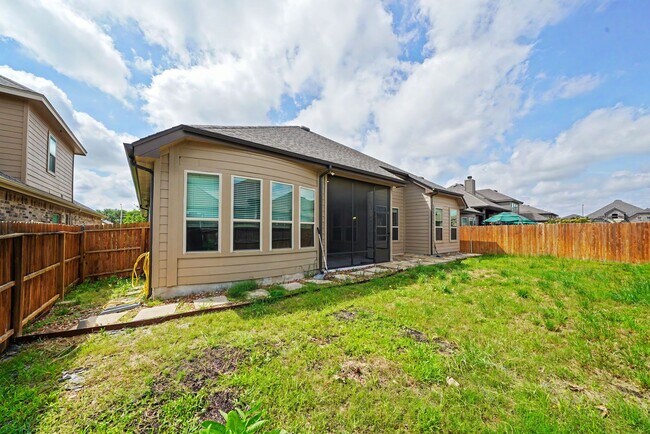 Building Photo - Stunning 4BR Home with 3-Car Garage in Turning Stone - Realtor Commission: $750