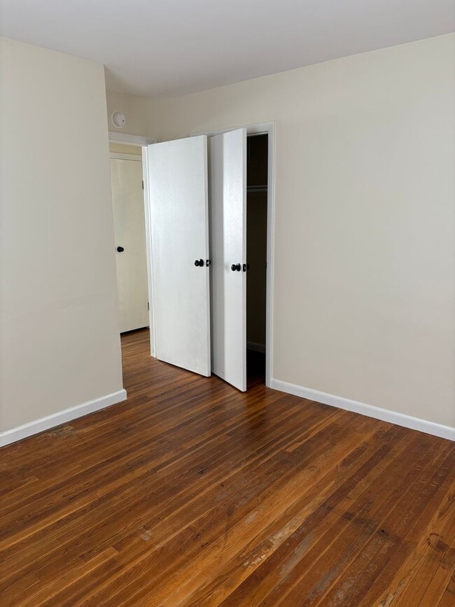 Building Photo - 3 Bedroom/1 Bath home for Rent