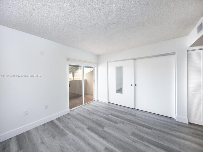 Building Photo - 670 NW 85th Pl