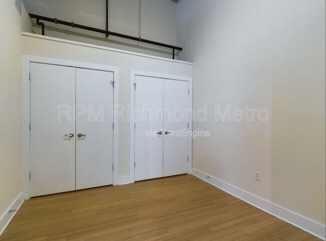 Building Photo - 815 Perry St