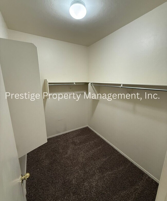 Building Photo - Sahuarita Gem Call Now