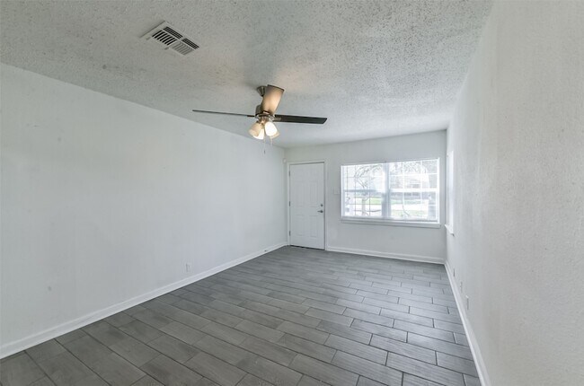 Building Photo - 8229 Carolwood Dr