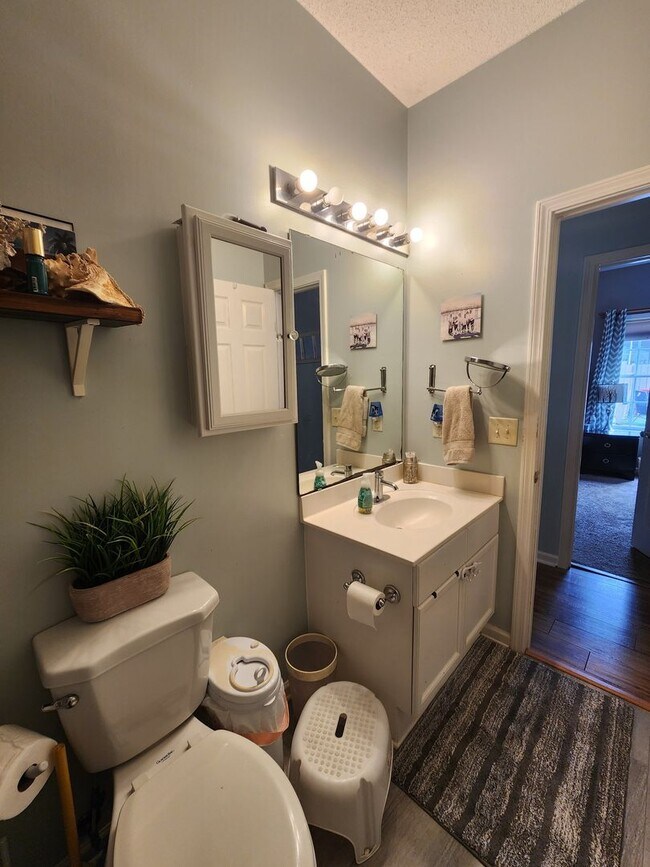 Building Photo - ~~~ LORDS CREEK ~~~