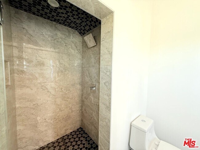 Building Photo - 3414 London St