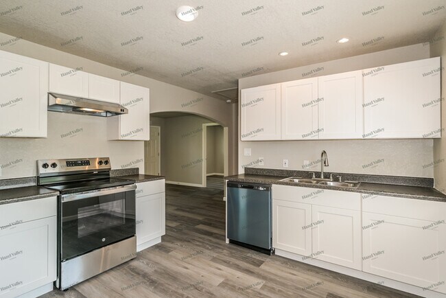 Building Photo - 3416 Westridge Ln