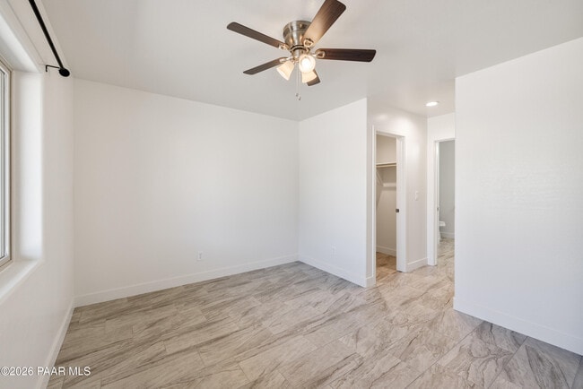 Building Photo - 6201 N Reata Dr