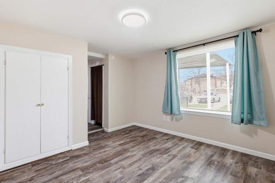 Building Photo - 727 Fairview St