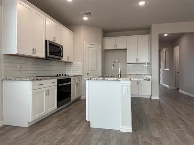Building Photo - 860 Boomer Ln
