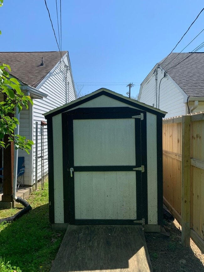 Building Photo - Buena Vista Cottage for Rent!