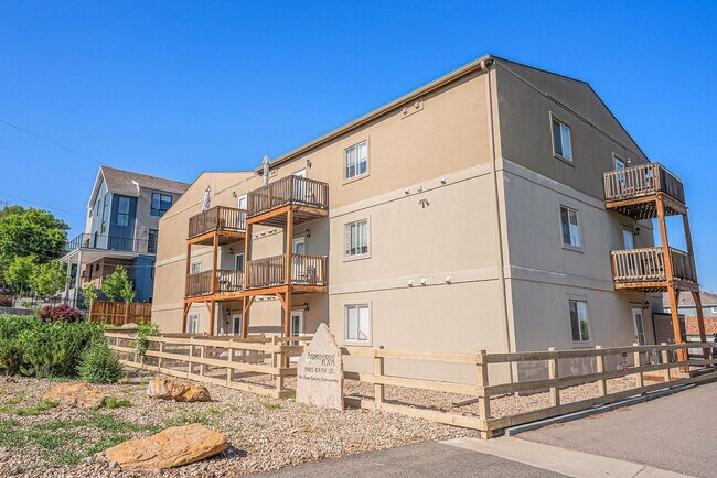 Primary Photo - Quiet Ground-Floor Condo in Beautiful Arva...