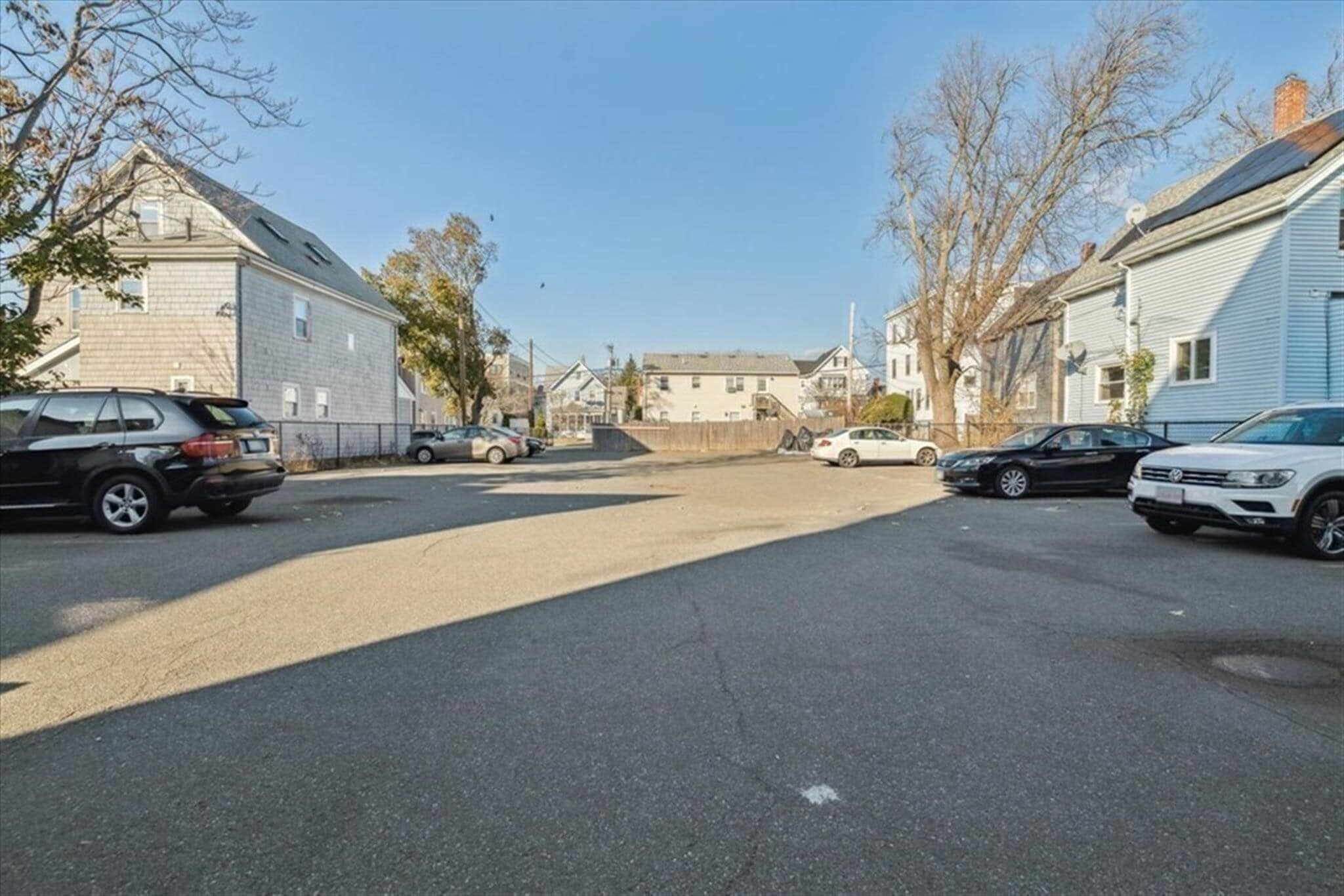 Building Photo - 14 Locust St