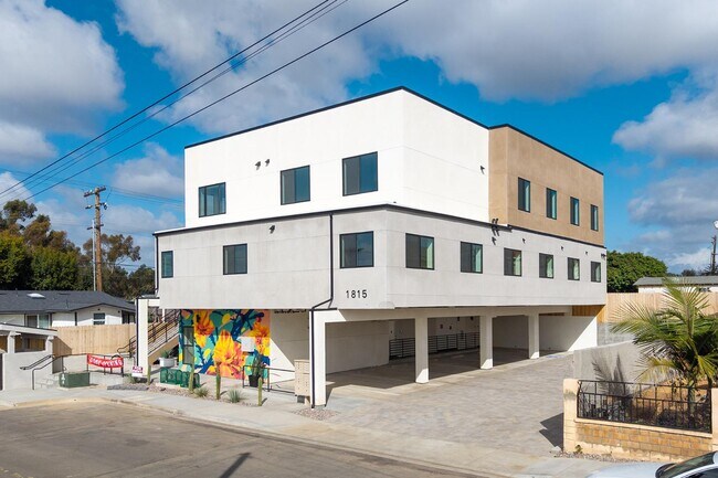 Building Photo - LIV @ Siesta