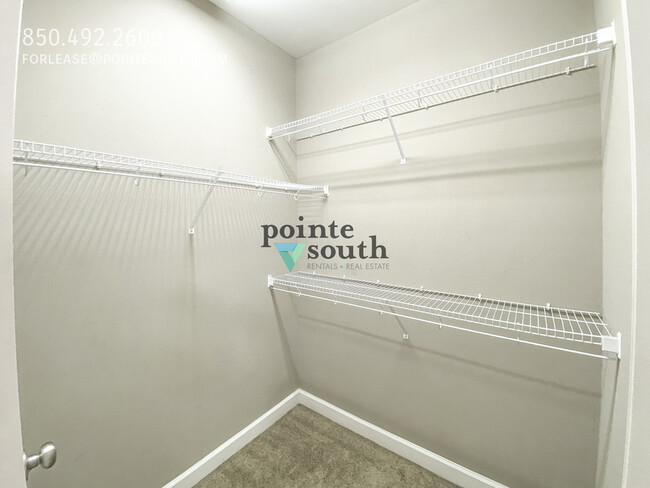 Building Photo - 9426 Sanibel Loop
