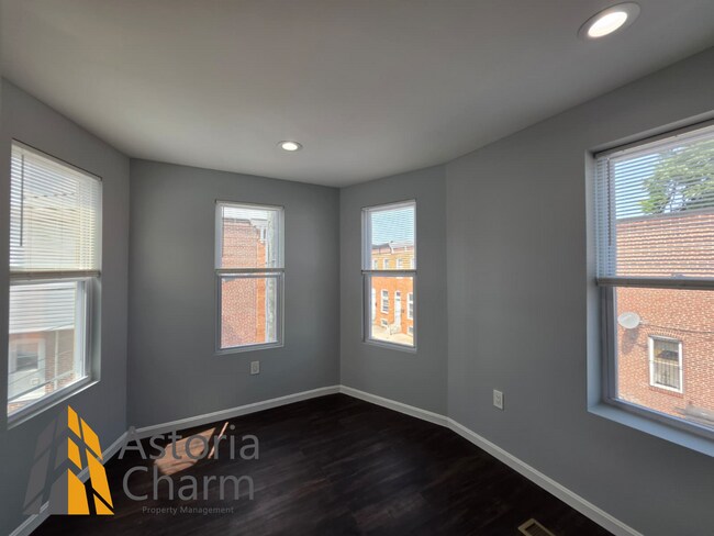 Building Photo - Fully Renovated 4 Bed 3 Bath End Unit Rowhome with Den, Ensuite and Finished Basement