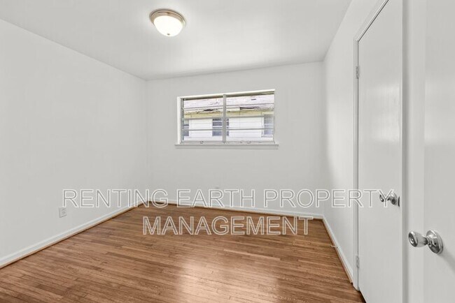 Building Photo - 6109 Blocton Ave