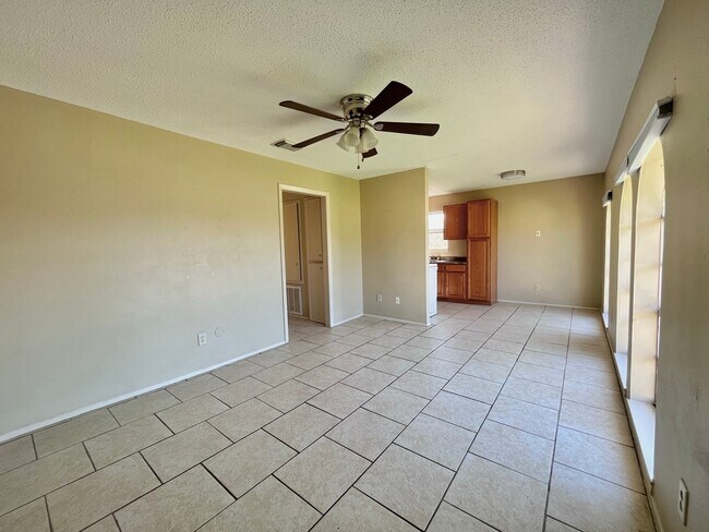 Primary Photo - 3021 Sycamore Ave