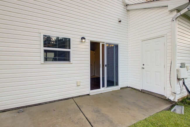 Building Photo - 9083 Parlor Dr